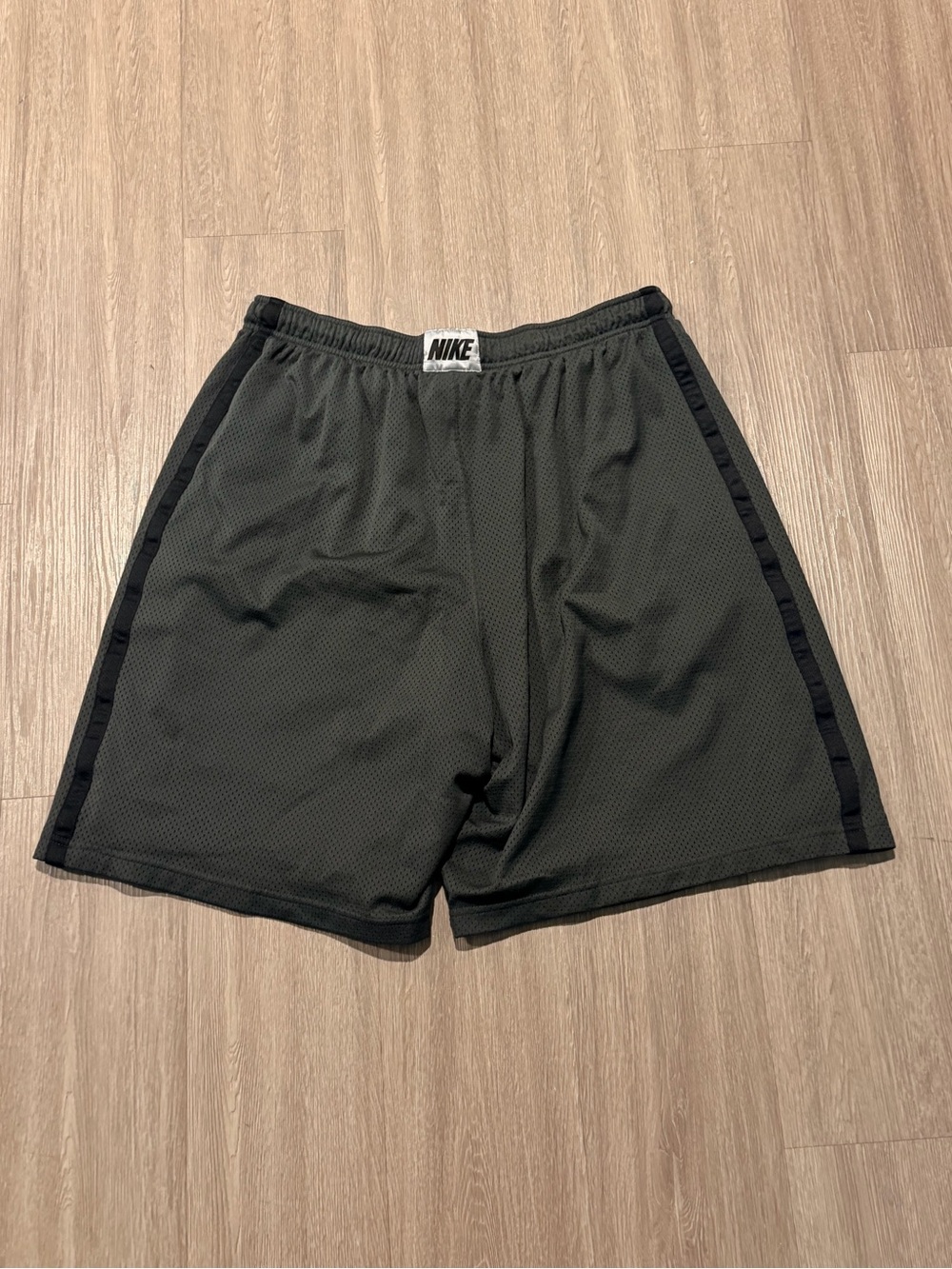 Vtg Nike Men's gray Black Basketball Athletic Shorts Size 2XL Y2K